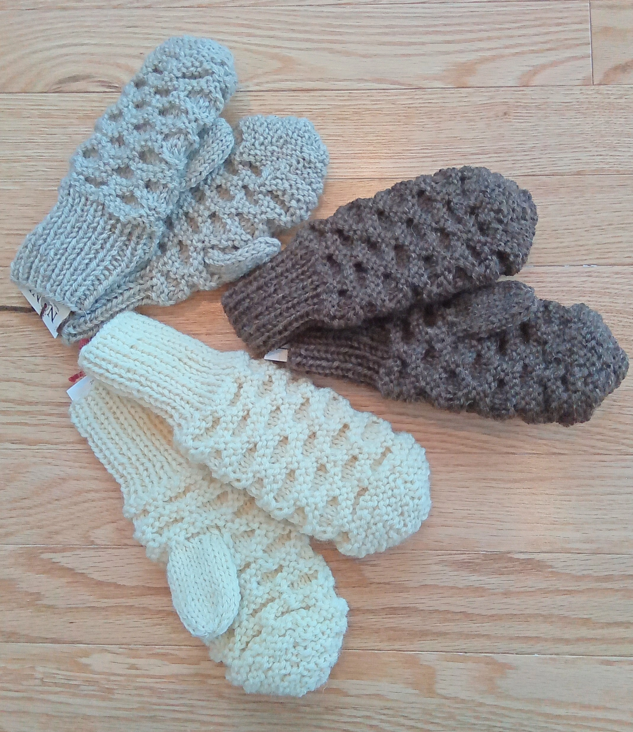 Sudsy Wonders: Bubble Mitts That Make Bath Time a Blast, Guaranteed Fun for Everyone